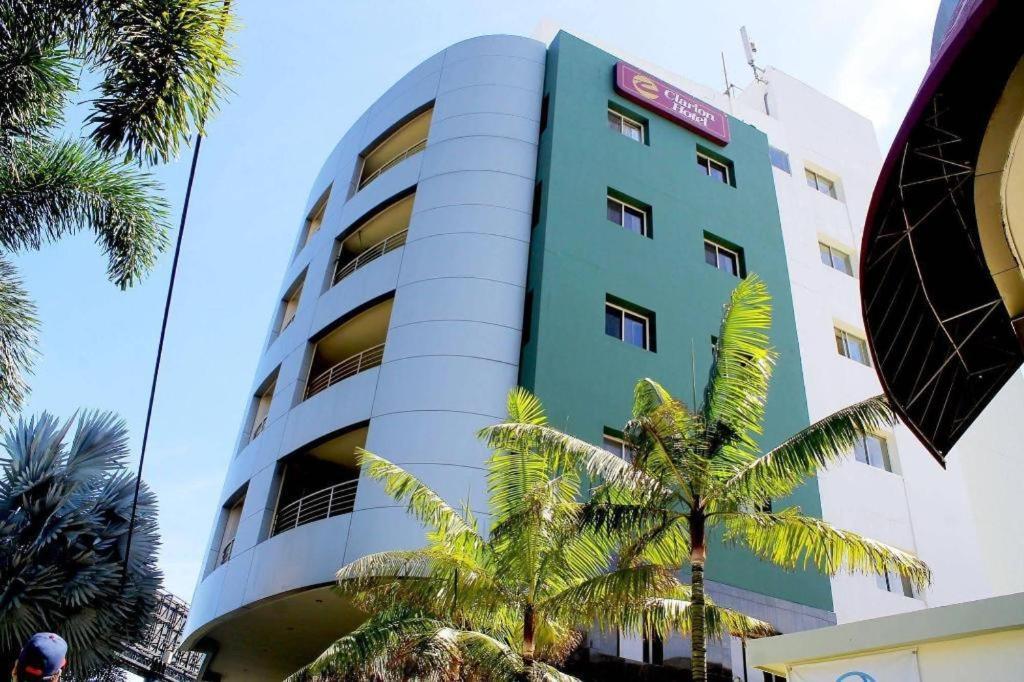 Oyo 292 The Oddy Hip Hotel Patong Екстериор снимка
