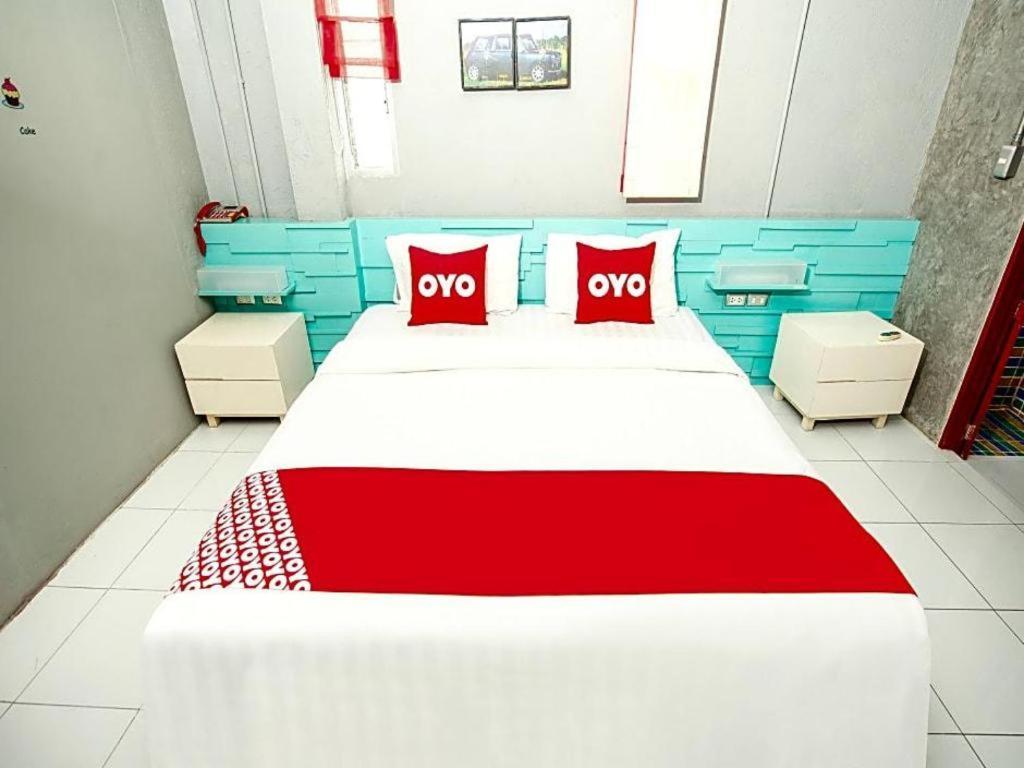 Oyo 292 The Oddy Hip Hotel Patong Екстериор снимка