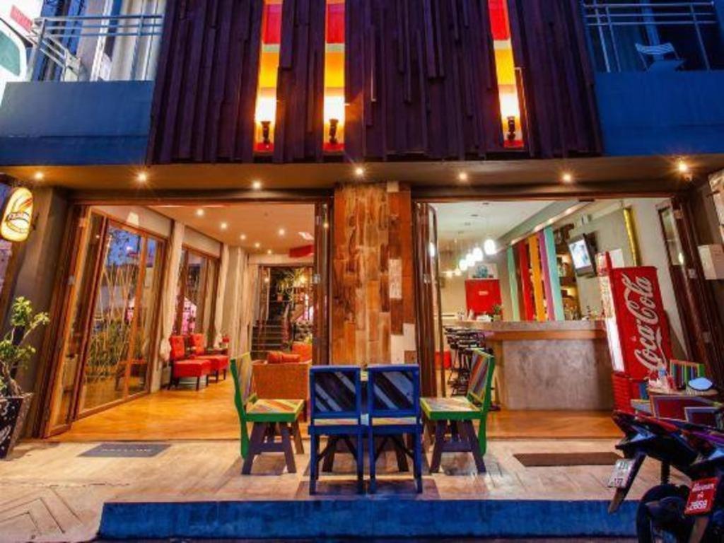 Oyo 292 The Oddy Hip Hotel Patong Екстериор снимка