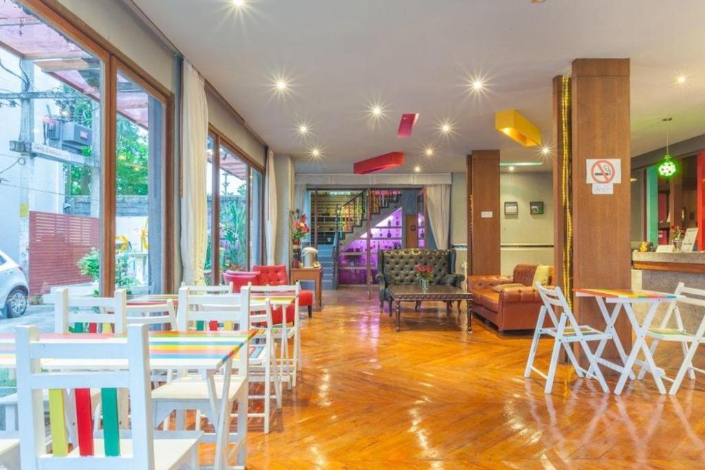 Oyo 292 The Oddy Hip Hotel Patong Екстериор снимка