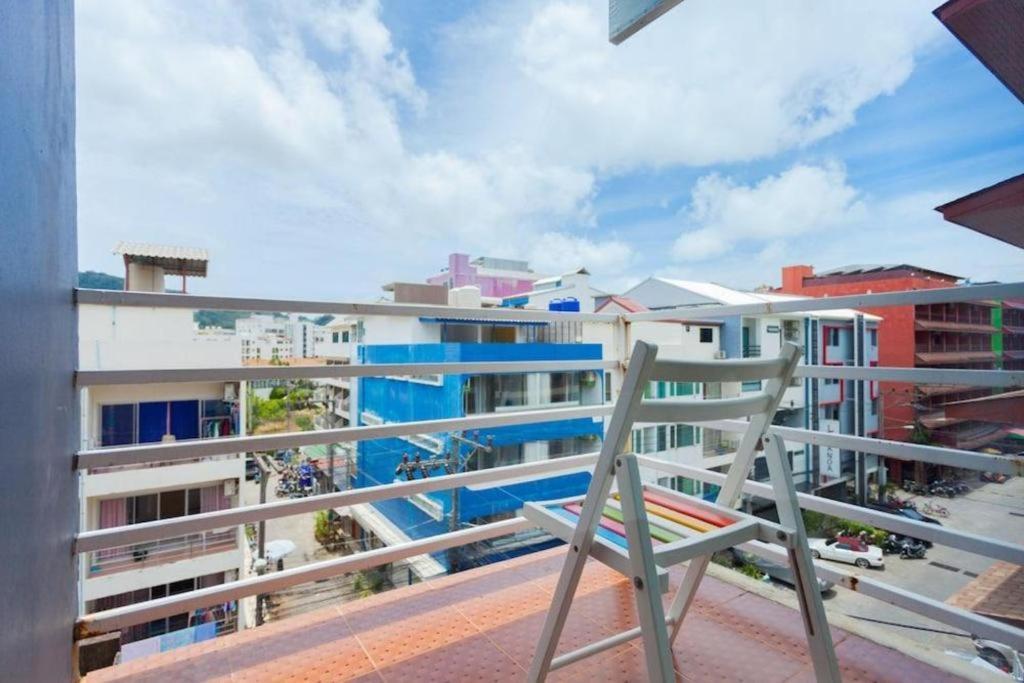 Oyo 292 The Oddy Hip Hotel Patong Екстериор снимка