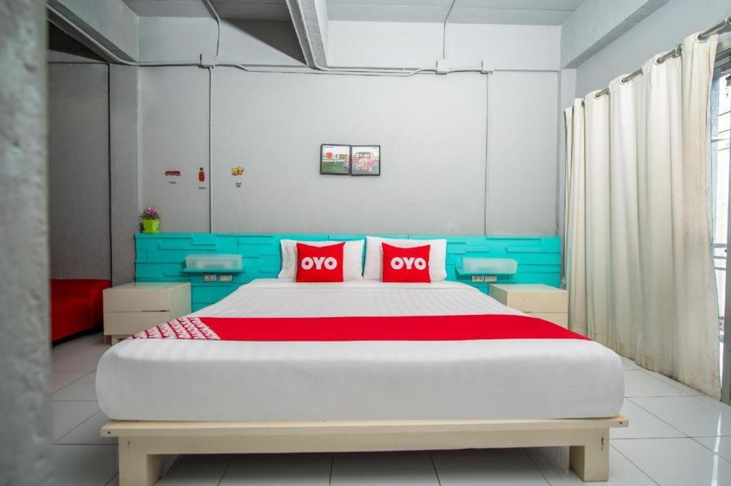 Oyo 292 The Oddy Hip Hotel Patong Екстериор снимка