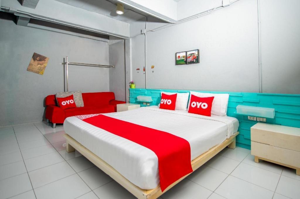 Oyo 292 The Oddy Hip Hotel Patong Екстериор снимка