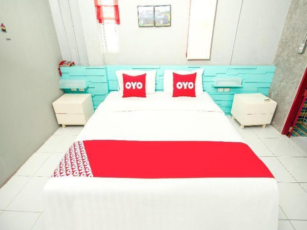 Oyo 292 The Oddy Hip Hotel Patong Екстериор снимка